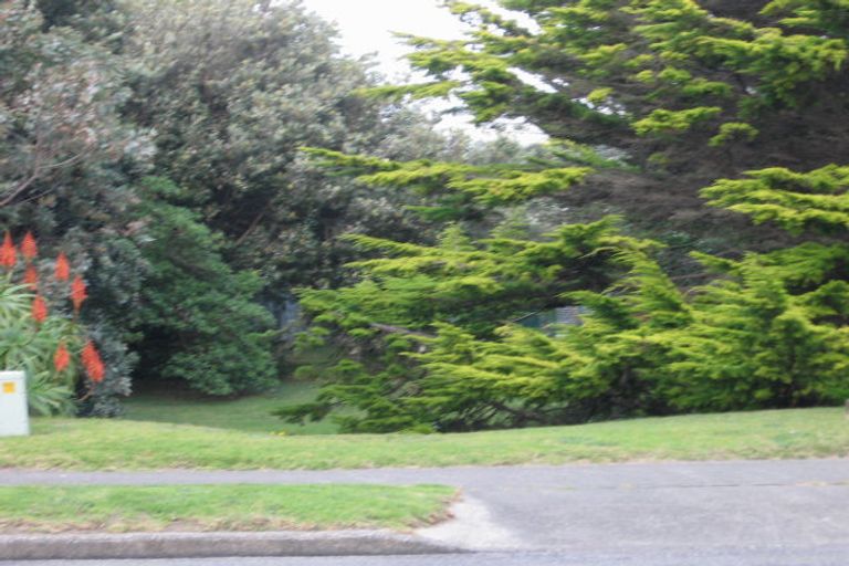 Photo of property in 114 Tutere Street, Waikanae Beach, Waikanae, 5036