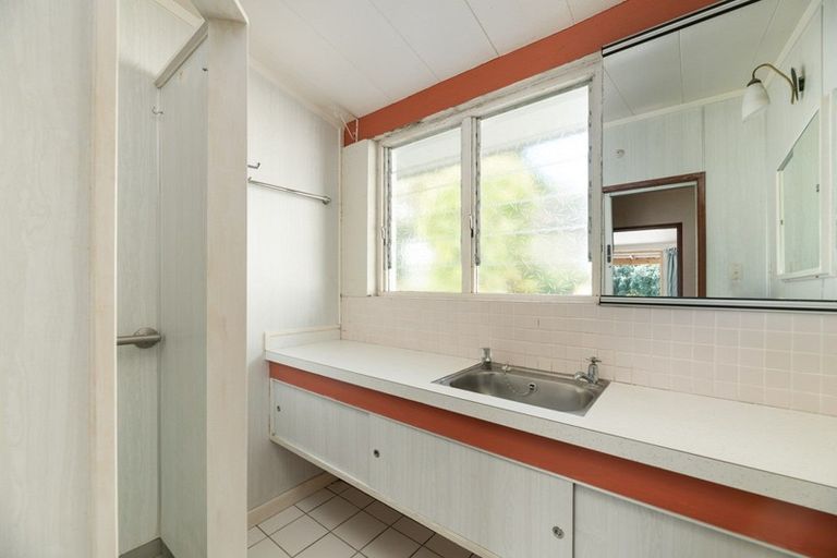 Photo of property in 220 Welcome Bay Road, Welcome Bay, Tauranga, 3112