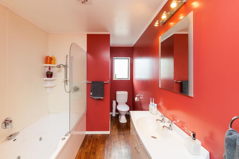 Photo of property in 64 Herbert Avenue, Cloverlea, Palmerston North, 4412