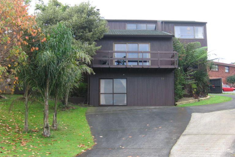 Photo of property in 14 Tilia Place, Totara Heights, Auckland, 2105