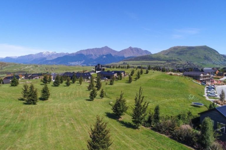 Photo of property in 29 Pendeen Crescent, Jacks Point, Queenstown, 9371