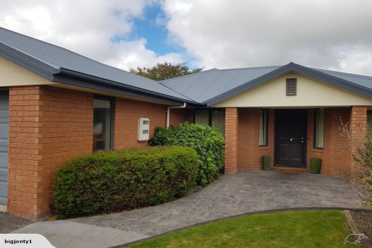Photo of property in 6a Blarney Place, Casebrook, Christchurch, 8051