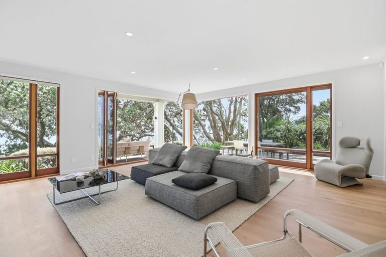 Photo of property in 16 Joan Street, Point Chevalier, Auckland, 1022