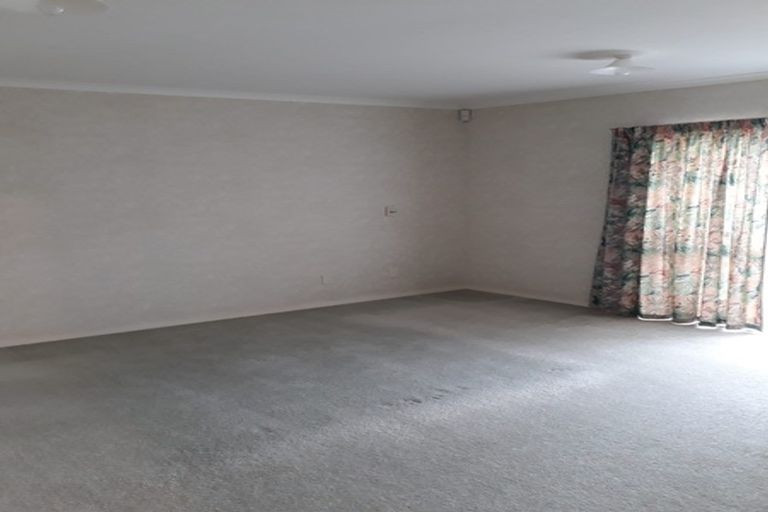 Photo of property in 137 Burswood Drive, Burswood, Auckland, 2013