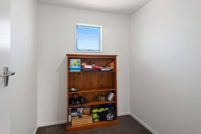 Photo of property in 4 Portnall Place, Parklands, Christchurch, 8083