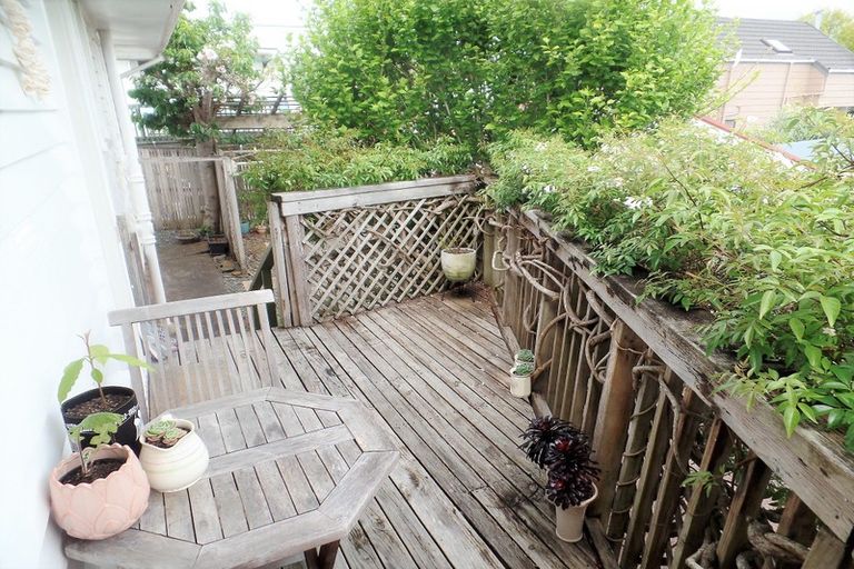 Photo of property in 294 Rangatira Road, Beach Haven, Auckland, 0626