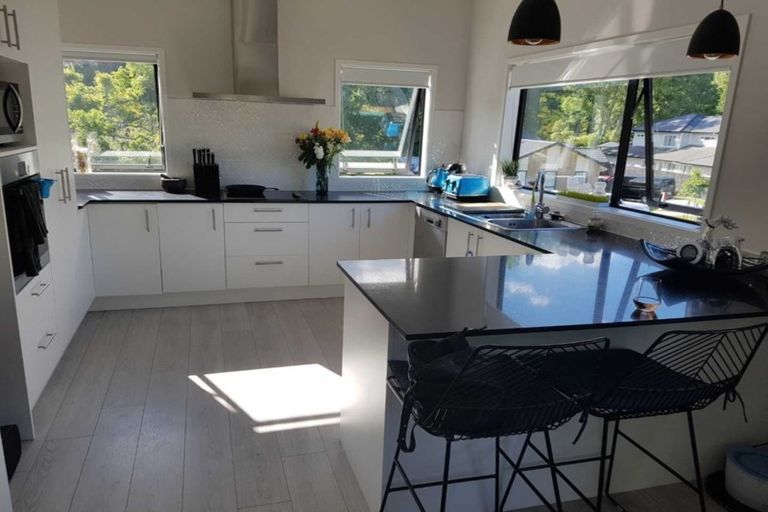 Photo of property in 28 Wautaiti Drive, Riverhead, 0820