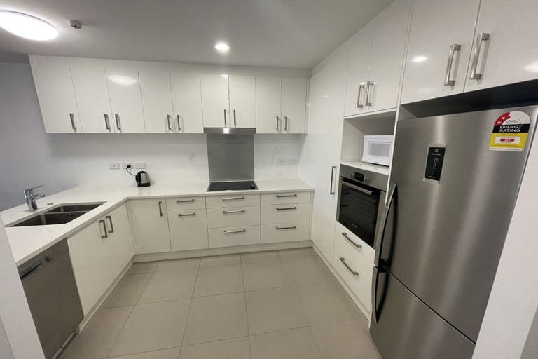 Photo of property in Apollo Apartments, 201/46 Rosedale Road, Rosedale, Auckland, 0632