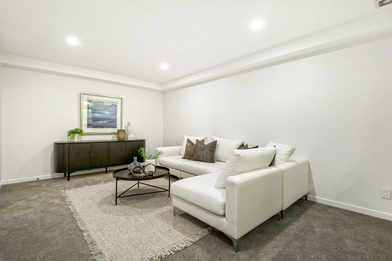 Photo of property in 44 Waitai Close, Long Bay, 0630