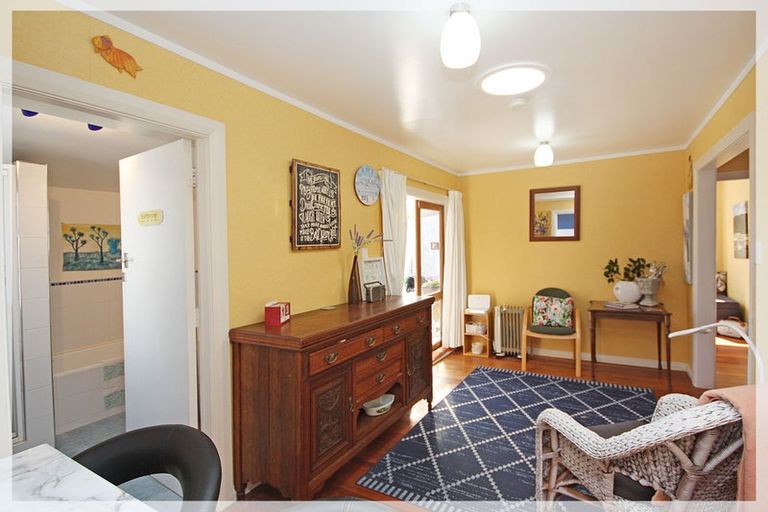 Photo of property in 8 Huia Street, Foxton Beach, Foxton, 4815