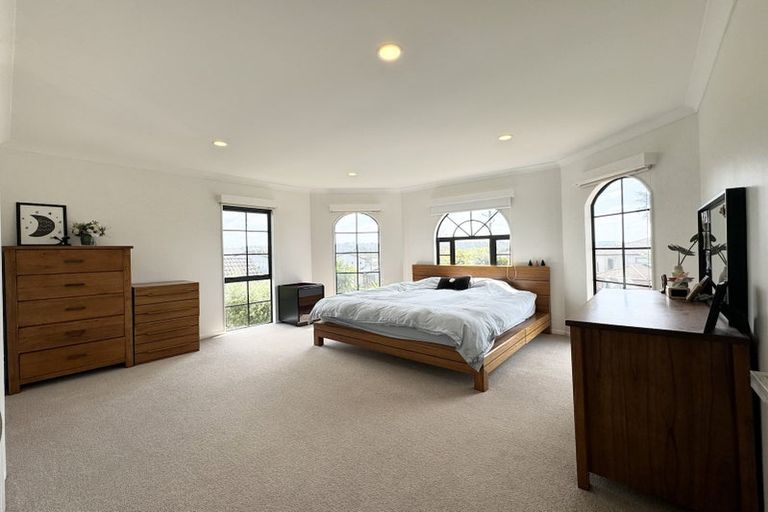 Photo of property in 54 Scarlet Oak Drive, Schnapper Rock, Auckland, 0632