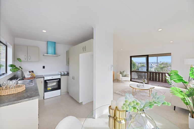 Photo of property in 2/33 Lavelle Road, Henderson, Auckland, 0612