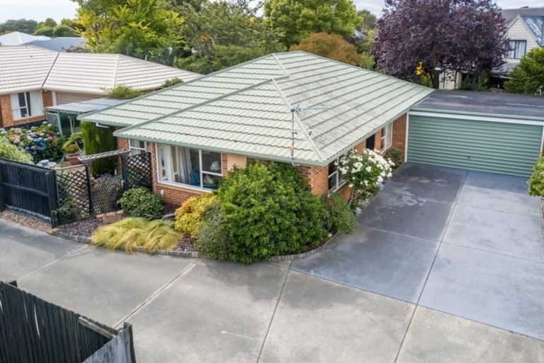 Photo of property in 1/6 Innisfree Place, Northwood, Christchurch, 8051