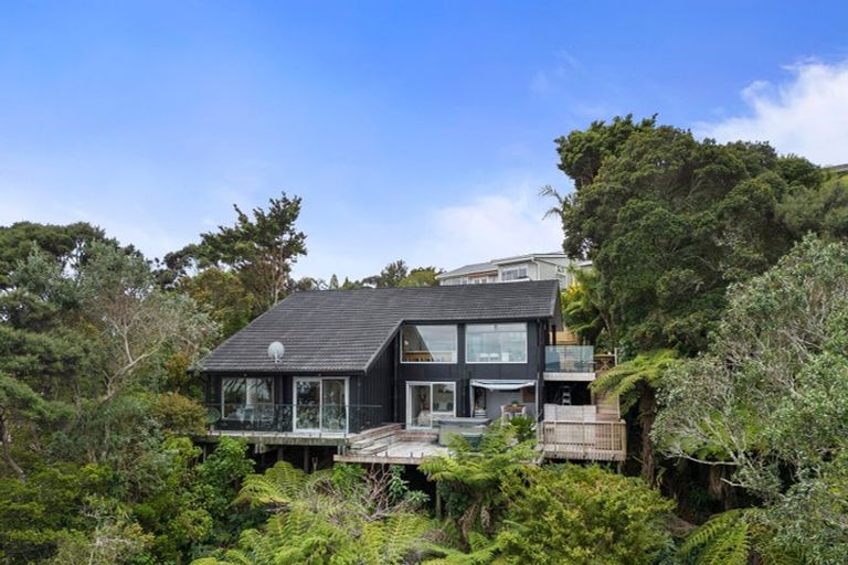 Photo of property in 2/106 Island Bay Road, Beach Haven, Auckland, 0626