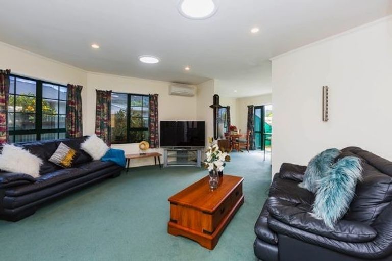 Photo of property in 20a Oxford Crescent, Ebdentown, Upper Hutt, 5018