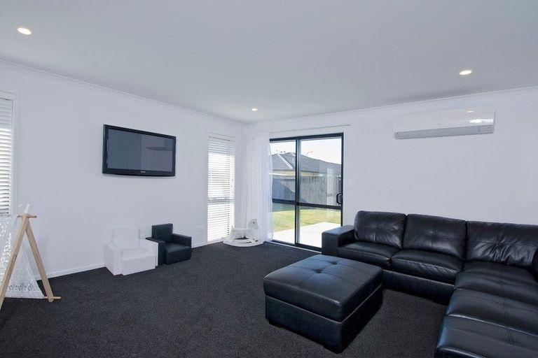 Photo of property in 39 Rainey Crescent, Papamoa Beach, Papamoa, 3118