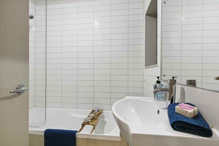 Photo of property in Onslow Heights, 17e Onslow Road, Khandallah, Wellington, 6035