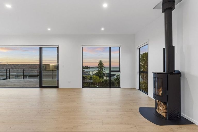 Photo of property in 1 Rangitoto View Road, Cockle Bay, Auckland, 2014