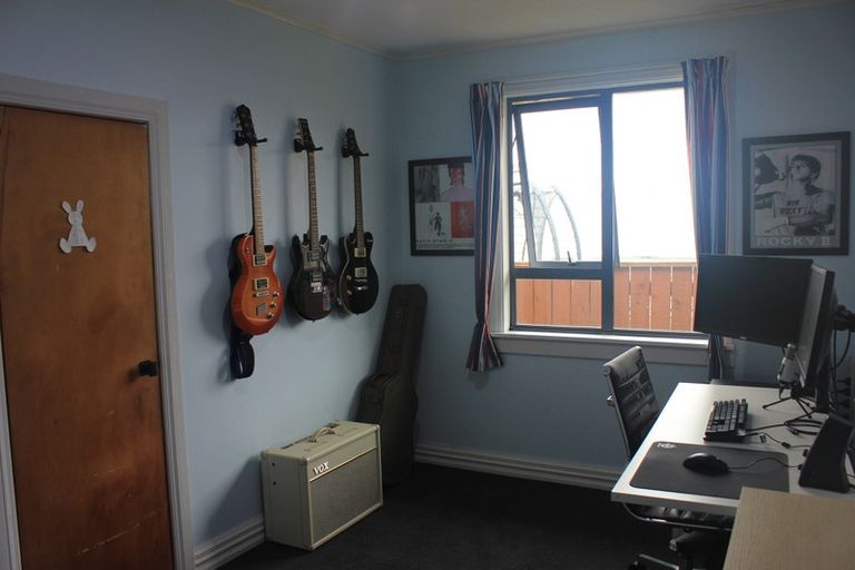 Photo of property in 79 Strange Street, Waitara, 4320