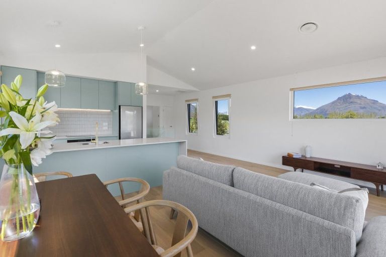Photo of property in 22 Soudley Court, Jacks Point, Queenstown, 9371