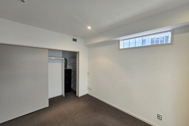 Photo of property in Summit Apartments, 11/184 Molesworth Street, Thorndon, Wellington, 6011