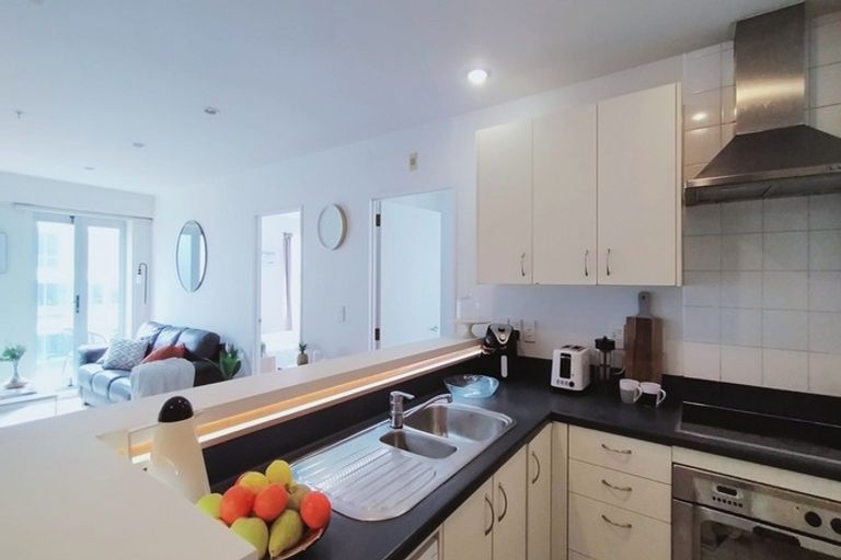 Photo of property in Terrace Heights Apartments, 8c/163 The Terrace, Wellington Central, Wellington, 6011