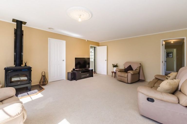 Photo of property in 34 Greenaway Road, Waikanae, 5036