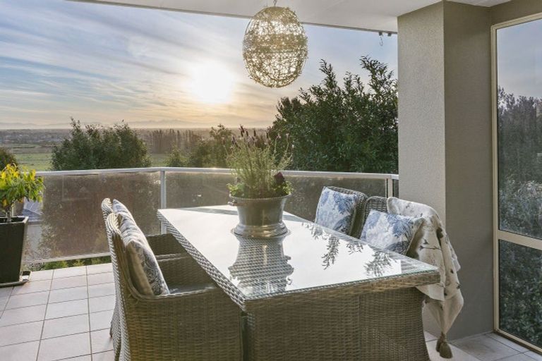 Photo of property in 16 Highcrest Heights, Westmorland, Christchurch, 8025