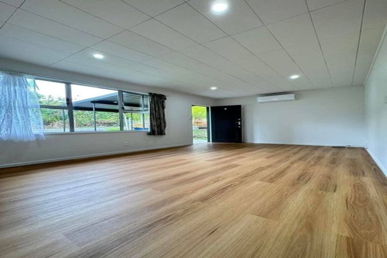 Photo of property in 1/60a View Road, Henderson, Auckland, 0612