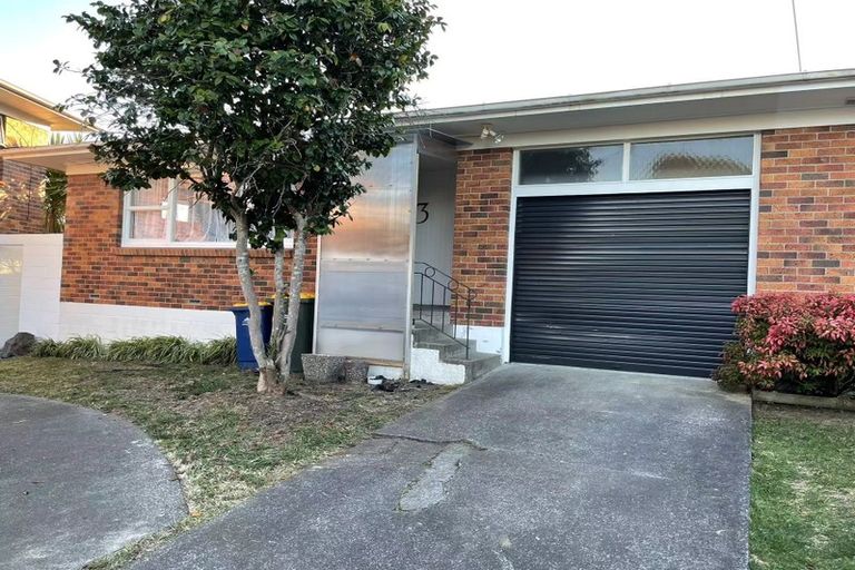 Photo of property in 3/162 Onewa Road, Northcote, Auckland, 0627