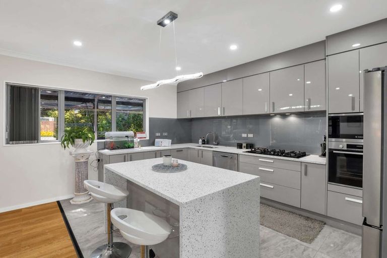 Photo of property in 114b Everglade Drive, Totara Heights, Auckland, 2105