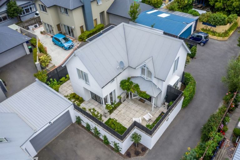 Photo of property in 2/34 Aikmans Road, Merivale, Christchurch, 8014