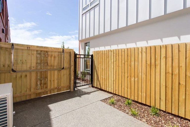 Photo of property in 2/80 Milton Street, Somerfield, Christchurch, 8024
