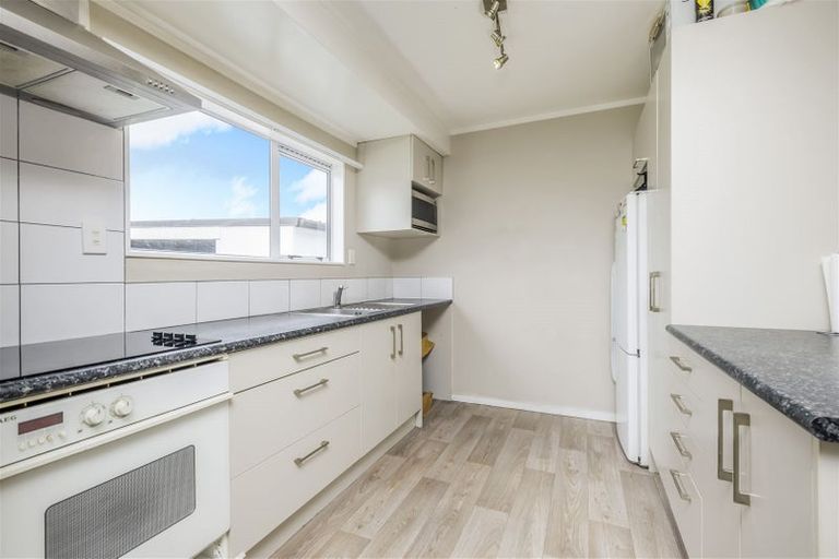 Photo of property in 47 Dungarvon Place, Clendon Park, Auckland, 2103