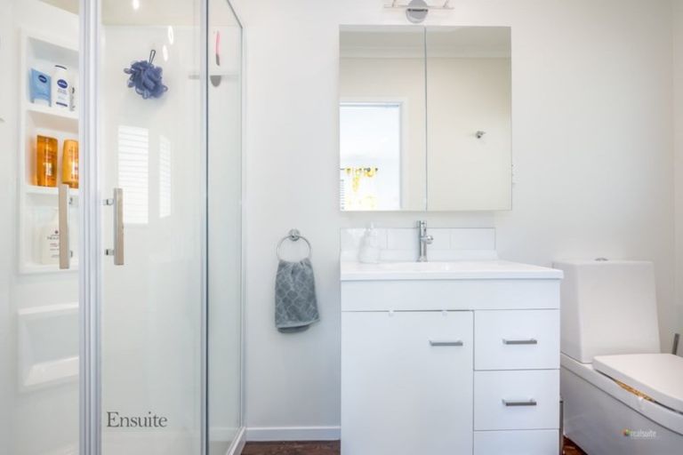 Photo of property in 79 Riverstone Drive, Riverstone Terraces, Upper Hutt, 5018