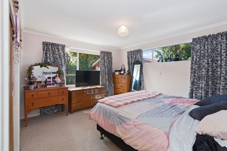 Photo of property in 6 Radbrook Street, Avonhead, Christchurch, 8042