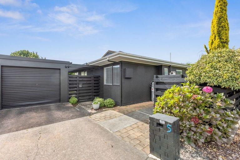 Photo of property in 5/2 Bill Ashcroft Grove, Havelock North, 4130