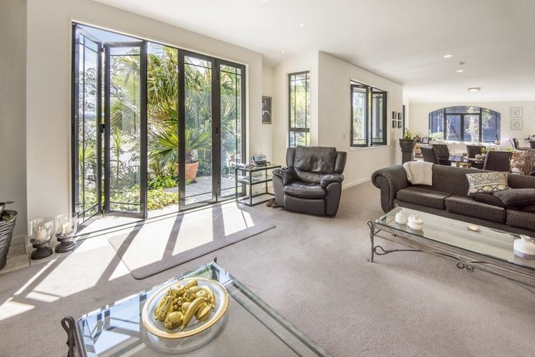 Photo of property in 15a Beresford Street, Bayswater, Auckland, 0622