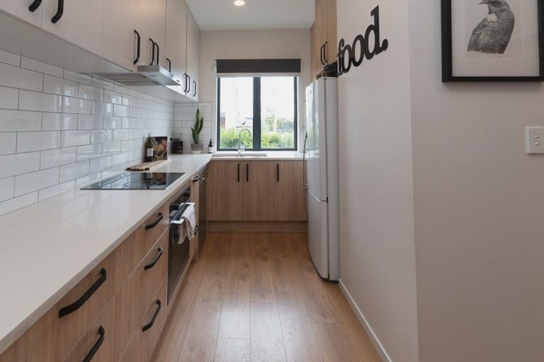 Photo of property in 31 Tapuwae Way, Mangere Bridge, Auckland, 2022