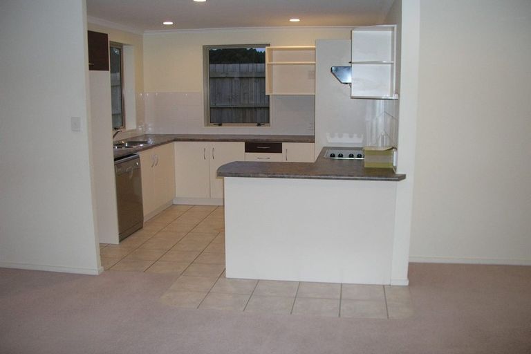 Photo of property in 16a Norman Close, The Gardens, Auckland, 2105