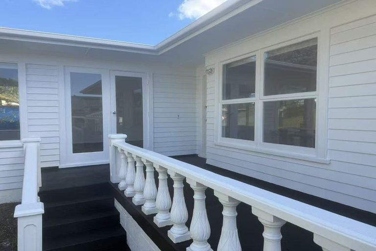 Photo of property in 21 Mayfair Crescent, Mairangi Bay, Auckland, 0630
