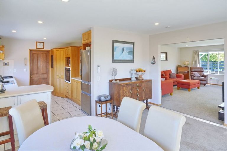 Photo of property in 33 Taranaki Drive, Woodend, 7610