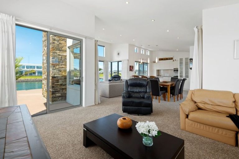 Photo of property in 45 One Tree Point Road, One Tree Point, 0118