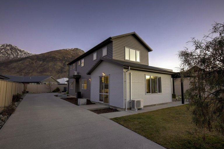 Photo of property in 18 Lochnagar Drive, Lake Hayes, Queenstown, 9304