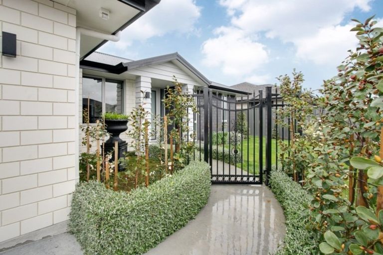 Photo of property in 11 Rakaia Way, Poraiti, Napier, 4112