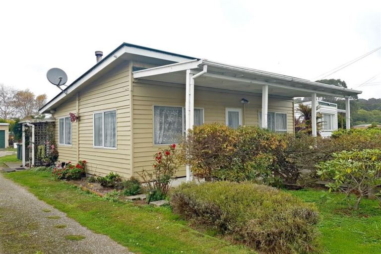 Photo of property in 11 Arthur Road, Owaka, 9585