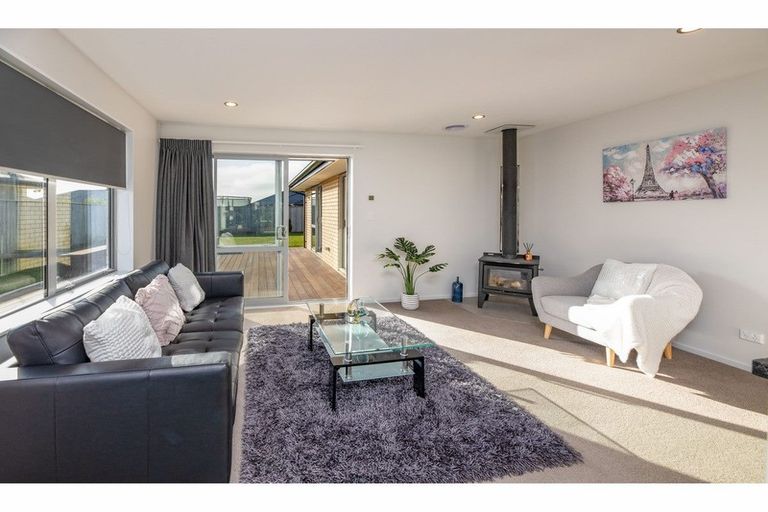 Photo of property in 8 Park Lane, Rolleston, 7614