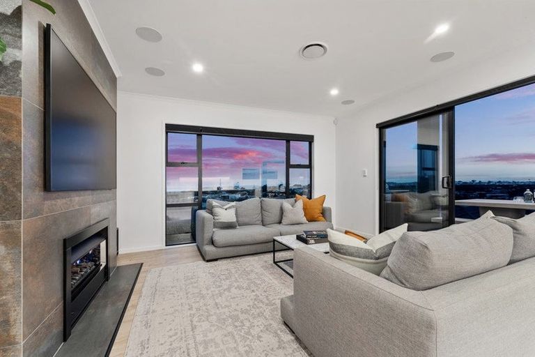 Photo of property in 20 Woodridge Drive, Stanmore Bay, Whangaparaoa, 0932