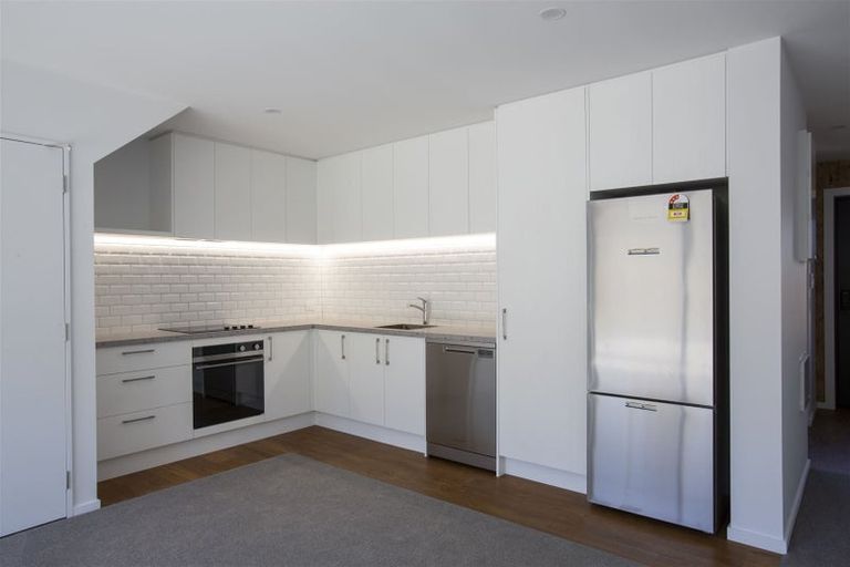 Photo of property in 2/24 Rookwood Avenue, New Brighton, Christchurch, 8083