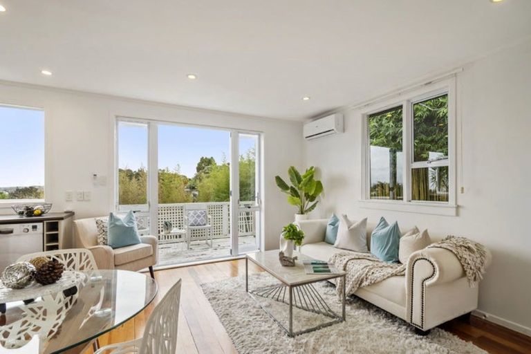 Photo of property in 2/80 Seaview Road, Castor Bay, Auckland, 0620